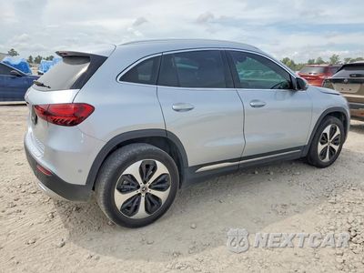 Trzecie zdjęcie samochodu z tyłu: 2025 MERCEDES-BENZ GLA 250 VIN:W1N4N4GB1SJ723640 - miniatura