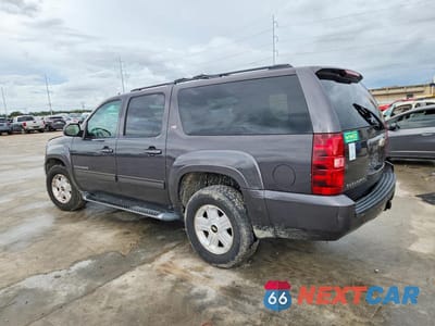 Drugie zdjęcie samochodu z przodu: 2011 CHEVROLET SUBURBAN K1500 LT VIN:1GNSKJE38BR278503 - miniatura