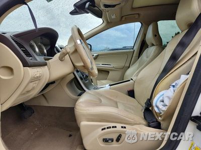 Zdjęcie 7 z 13 samochodu: 2011 VOLVO XC60 3.2 VIN:YV4952DL1B2211804 - miniatura