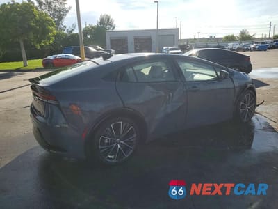 Trzecie zdjęcie samochodu z tyłu: 2025 TOYOTA PRIUS LIMITED VIN:JTDACAAU5S3057069 - miniatura