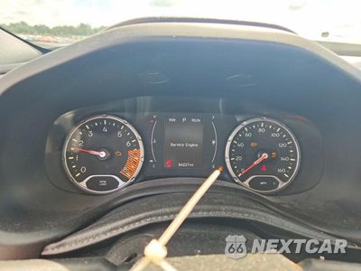 Zdjęcie 9 z 13 samochodu: 2020 JEEP RENEGADE LATITUDE VIN:ZACNJABB7LPL04400 - miniatura