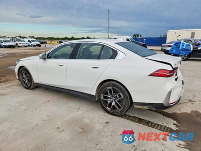 Drugie zdjęcie samochodu z przodu: 2026 BMW 530 XI VIN:WBA53FJ0XTCX42565 - miniatura