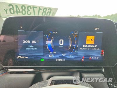 Zdjęcie 9 z 12 samochodu: 2025 CHEVROLET SILVERADO RST VIN:1GC402ELXSU405567 - miniatura