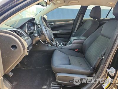 Zdjęcie 7 z 12 samochodu: 2019 CHRYSLER 300 TOURING VIN:2C3CCAAG9KH733253 - miniatura