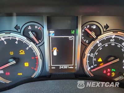 Zdjęcie 9 z 13 samochodu: 2020 TOYOTA 4RUNNER LIMITED VIN:JTEZU5JR0L5224152 - miniatura