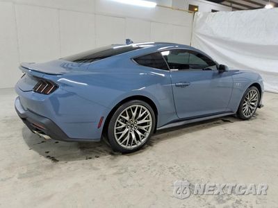 Trzecie zdjęcie samochodu z tyłu: 2025 FORD MUSTANG GT VIN:1FA6P8CF0S5406909 - miniatura