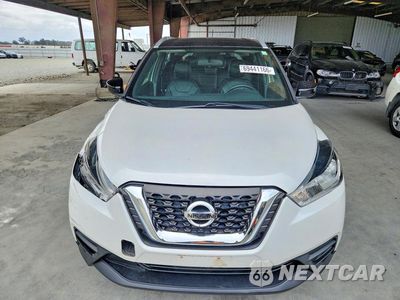 Piąte zdjęcie samochodu w środku: 2019 NISSAN KICKS SV VIN:3N1CP5CU7KL499053 - miniatura