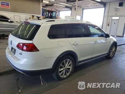 Trzecie zdjęcie samochodu z tyłu: 2017 VOLKSWAGEN GOLF ALLTRACK S VIN:3VWH17AU2HM524265 - miniatura