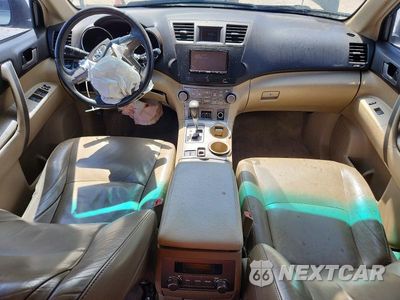 Zdjęcie 8 z 13 samochodu: 2010 TOYOTA HIGHLANDER SE VIN:5TDKK3EH1AS012613 - miniatura