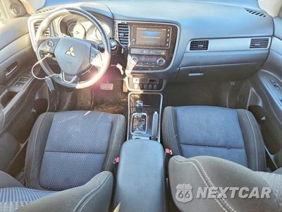 Zdjęcie 8 z 13 samochodu: 2018 MITSUBISHI OUTLANDER SE VIN:JA4AD3A30JZ014796 - miniatura