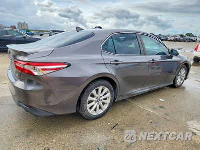 Trzecie zdjęcie samochodu z tyłu: 2019 TOYOTA CAMRY LE VIN:4T1B11HK2KU752145 - miniatura