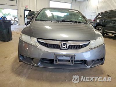 Piąte zdjęcie samochodu w środku: 2010 HONDA CIVIC LX VIN:19XFA1F56AE081627 - miniatura