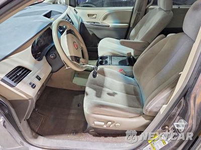 Zdjęcie 7 z 13 samochodu: 2014 TOYOTA SIENNA LE VIN:5TDKK3DC7ES433568 - miniatura
