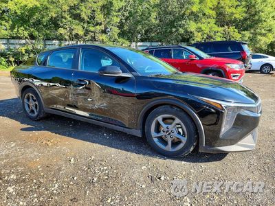 Czwarte zdjęcie samochodu z boku: 2025 KIA K4 LXS VIN:3KPFT4DE1SE021285 - miniatura