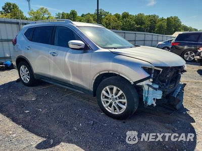 Czwarte zdjęcie samochodu z boku: 2020 NISSAN ROGUE S VIN:KNMAT2MT8LP500530 - miniatura