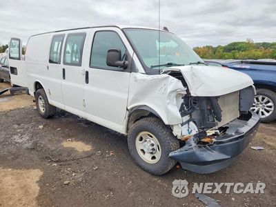 Czwarte zdjęcie samochodu z boku: 2019 CHEVROLET EXPRESS G3500 VIN:1GCZGGFP8K1174069 - miniatura