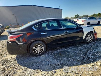 Trzecie zdjęcie samochodu z tyłu: 2015 NISSAN ALTIMA 2.5 S VIN:1N4AL3AP4FN398047 - miniatura