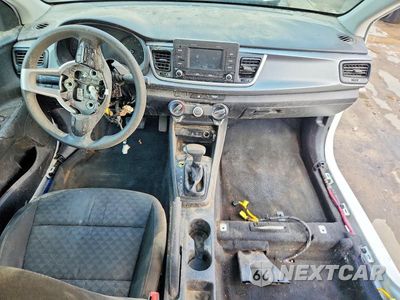 Zdjęcie 8 z 13 samochodu: 2019 KIA RIO S VIN:3KPA24AB8KE210667 - miniatura