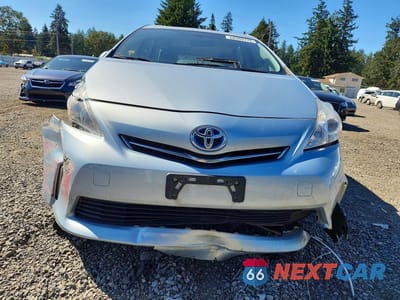 Piąte zdjęcie samochodu w środku: 2013 TOYOTA PRIUS V TWO VIN:JTDZN3EU6D3275107 - miniatura