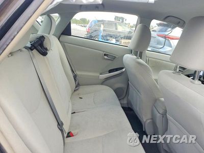 Zdjęcie 10 z 12 samochodu: 2014 TOYOTA PRIUS TWO VIN:JTDKN3DU6E1754188 - miniatura