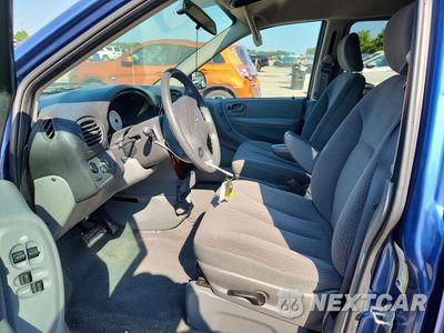 Zdjęcie 7 z 12 samochodu: 2007 CHRYSLER TOWN & COUNTRY LX VIN:1A4GJ45R47B226755 - miniatura