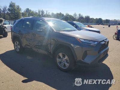 Czwarte zdjęcie samochodu z boku: 2024 TOYOTA RAV4 XLE VIN:2T3P1RFVXRW440688 - miniatura
