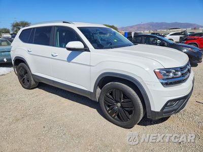 Czwarte zdjęcie samochodu z boku: 2018 VOLKSWAGEN ATLAS SE VIN:1V2KR2CA7JC558196 - miniatura