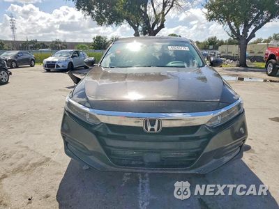 Piąte zdjęcie samochodu w środku: 2018 HONDA ACCORD LX VIN:1HGCV1F10JA232969 - miniatura