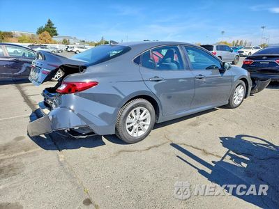 Trzecie zdjęcie samochodu z tyłu: 2025 TOYOTA CAMRY LE VIN:4T1DAACK3SU563309 - miniatura