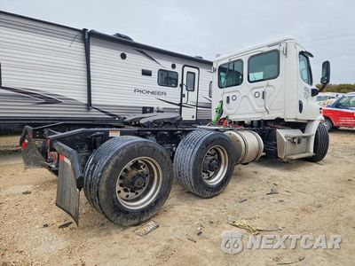 Trzecie zdjęcie samochodu z tyłu: 2019 FREIGHTLINER CASCADIA 113 SEMI TRUCK VIN:1FUGGBDV0KLKK2236 - miniatura