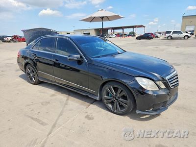 Czwarte zdjęcie samochodu z boku: 2010 MERCEDES-BENZ E 350 VIN:WDDHF5GBXAA051612 - miniatura