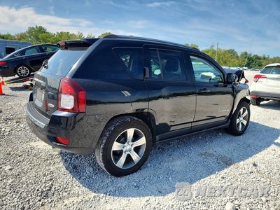 Trzecie zdjęcie samochodu z tyłu: 2017 JEEP COMPASS LATITUDE VIN:1C4NJCEAXHD157013 - miniatura
