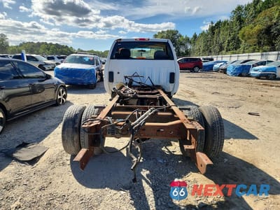 Zdjęcie 6 z 13 samochodu: 2005 GMC NEW SIERRA C3500 VIN:1GDJC34U85E277804 - miniatura