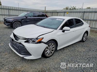 2018 TOYOTA CAMRY LE 4T1B11HK9JU626279 - główne zdjęcie licytacji z USA - miniatura