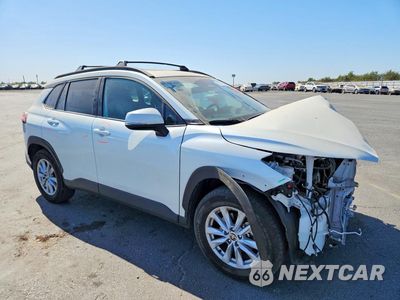 Czwarte zdjęcie samochodu z boku: 2024 TOYOTA COROLLA CROSS LE VIN:7MUBAABGXRV109684 - miniatura