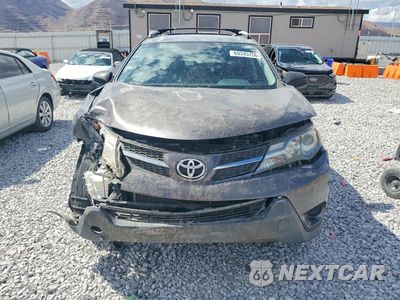Piąte zdjęcie samochodu w środku: 2014 TOYOTA RAV4 LE VIN:JTMBFREV0EJ001067 - miniatura