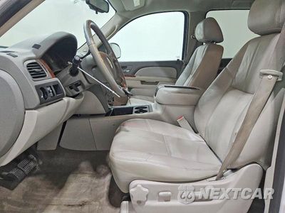 Zdjęcie 7 z 13 samochodu: 2012 CHEVROLET SUBURBAN C1500 LT VIN:1GNSCJE09CR127772 - miniatura