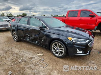 Czwarte zdjęcie samochodu z boku: 2019 FORD FUSION TITANIUM VIN:3FA6P0RU5KR105072 - miniatura