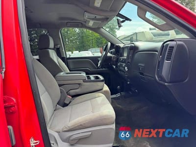 Zdjęcie 9 z 12 samochodu: 2018 CHEVROLET SILVERADO K1500 CUSTOM VIN:1GCVKPEC1JZ197754 - miniatura