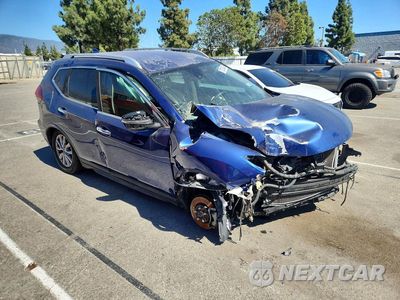 Czwarte zdjęcie samochodu z boku: 2019 NISSAN ROGUE SV VIN:KNMAT2MT1KP557506 - miniatura