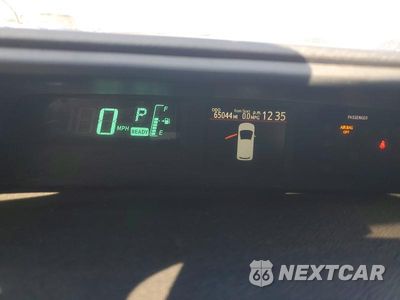 Zdjęcie 9 z 12 samochodu: 2013 TOYOTA PRIUS C TWO VIN:JTDKDTB39D1047145 - miniatura