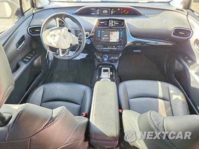Zdjęcie 8 z 13 samochodu: 2017 TOYOTA PRIUS FOUR TOURING VIN:JTDKARFU1H3033202 - miniatura