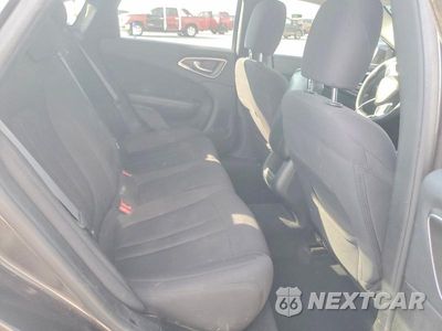 Zdjęcie 10 z 12 samochodu: 2015 CHRYSLER 200 LIMITED VIN:1C3CCCAB0FN662683 - miniatura