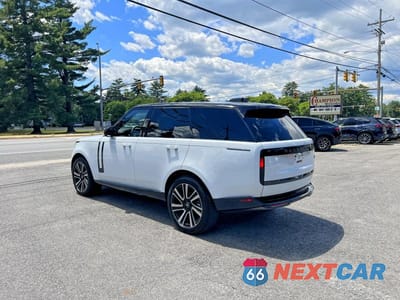 Trzecie zdjęcie samochodu z tyłu: 2023 LAND ROVER RANGE ROVER SE VIN:SALKP9FU3PA038404 - miniatura
