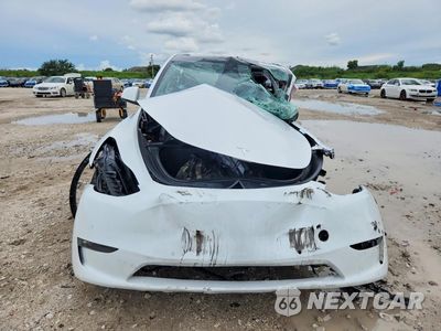 Piąte zdjęcie samochodu w środku: 2022 TESLA MODEL Y VIN:7SAYGDEF5NF532942 - miniatura