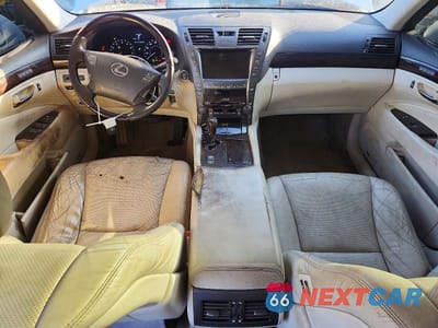 Zdjęcie 8 z 12 samochodu: 2009 LEXUS LS 460 VIN:JTHBL46F095085519 - miniatura