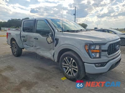 Czwarte zdjęcie samochodu z boku: 2023 FORD F150 SUPERCREW VIN:1FTEW1CP8PKF36678 - miniatura