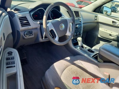 Zdjęcie 8 z 13 samochodu: 2011 CHEVROLET TRAVERSE LS VIN:1GNKREED5BJ159737 - miniatura