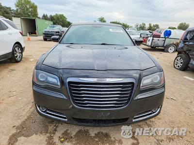 Piąte zdjęcie samochodu w środku: 2014 CHRYSLER 300 S VIN:2C3CCAGG4EH283989 - miniatura