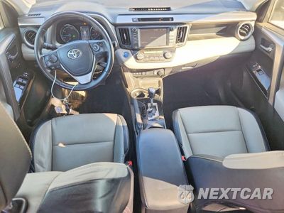 Zdjęcie 8 z 12 samochodu: 2016 TOYOTA RAV4 HV LIMITED VIN:JTMDJREVXGD046252 - miniatura